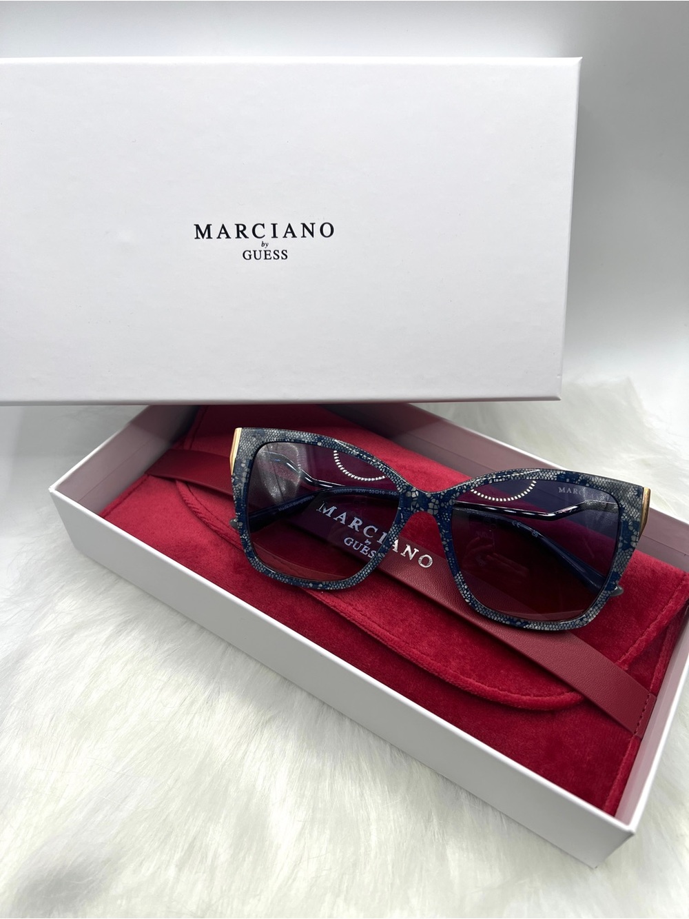 MARCIANO by Guess Designer Cat Eye Sunglasses Blue/Gold GM0833 92W Sun Glasses